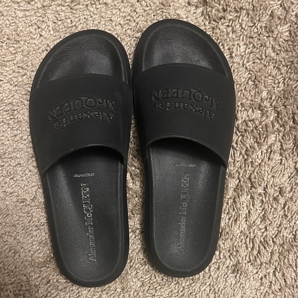Alexander McQueen Embossed Black Slides